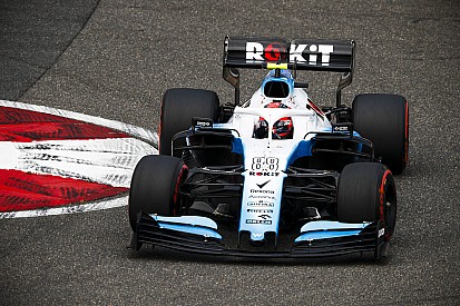 Előrébbről rajtol a Williams, mint várták, de nem a saját teljesítményük miatt