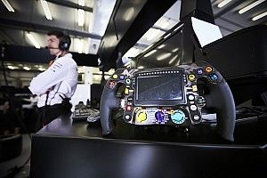 Mercedes confirme des changements sur le volant de Hamilton