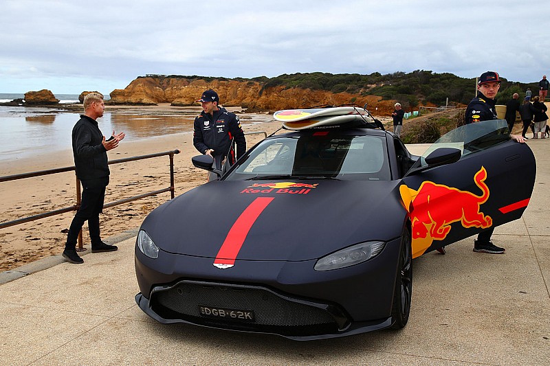 Red Bull объедет пробки в Зандфорте по пляжу. Экологи в шоке