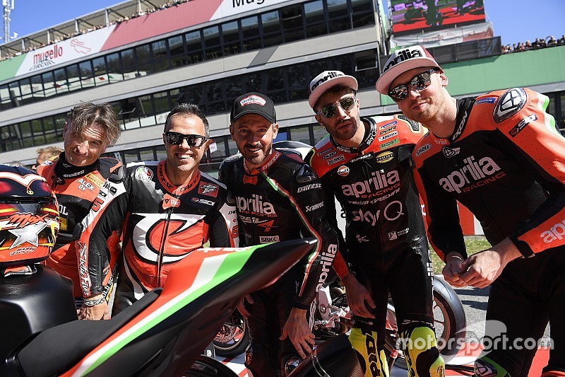 Le "All Stars" Aprilia battezzano la RS-GP al Mugello davanti a 10mila appassionati