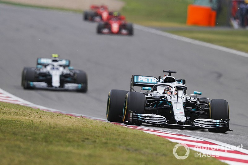Hamilton szerint a Ferrari nem szabadítja fel a bennük rejlő teljes potenciált