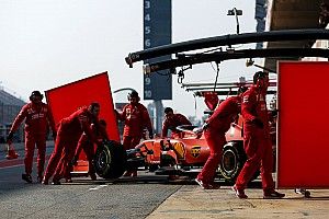 ‘Ferrari leert van fout: met Mercedes-strategie in wintertest’