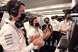Wolff, Mercedes'teki takım patronluğunu ani şekilde bırakabilir