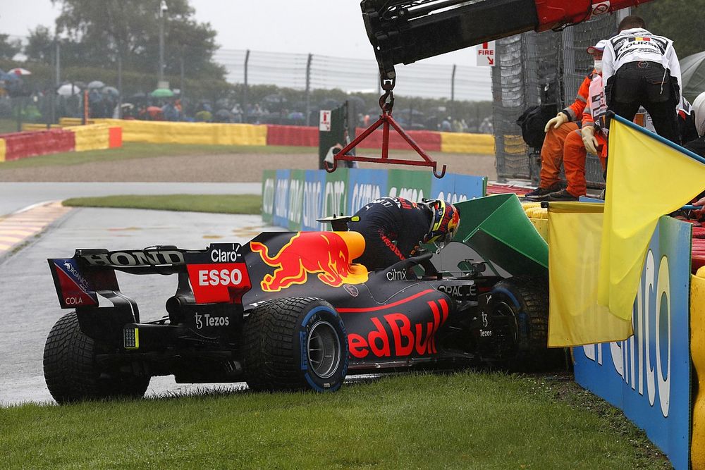 Pérez explica su insólito accidente en Spa y admite su error