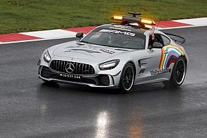 Aston Martin Bakal Dampingi Mercedes Sediakan Safety Car F1 2021