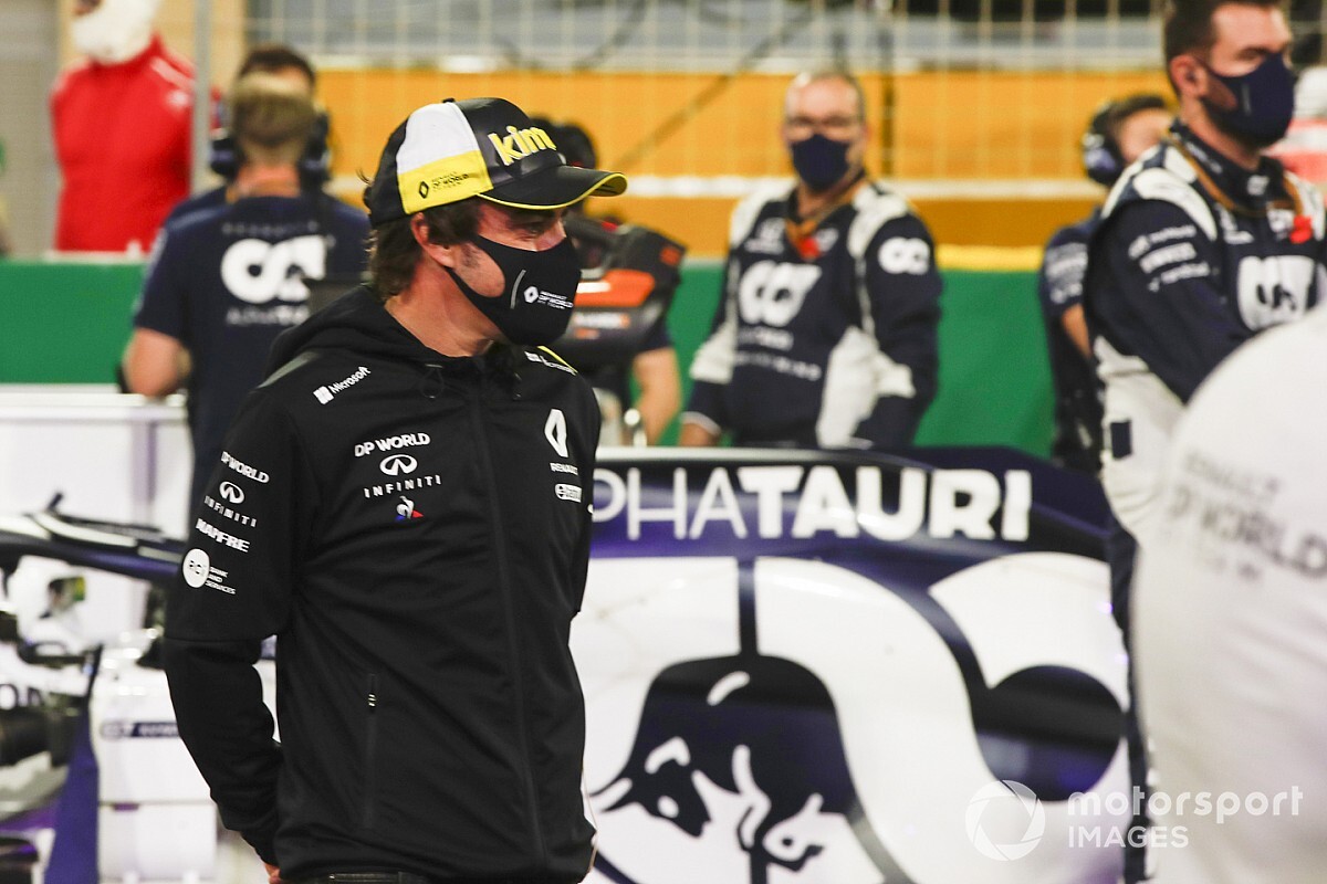 F1: Ferrari reclama de Alonso em teste de jovens e pressiona FIA para ter Sainz