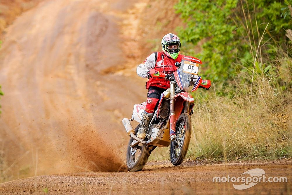 Sertões: Após queda, Tunico Maciel é levado de helicóptero para hospital