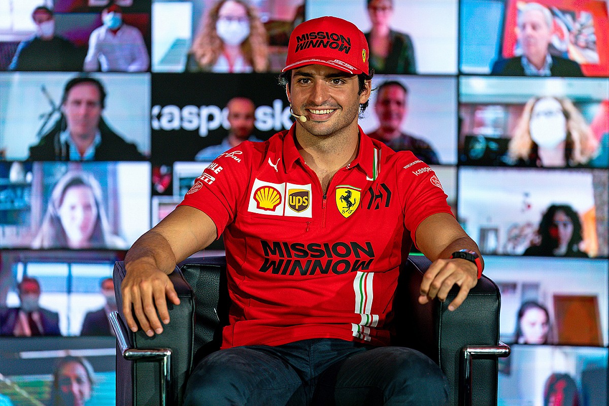 Sainz Bawa Sesuatu yang Dibutuhkan Ferrari