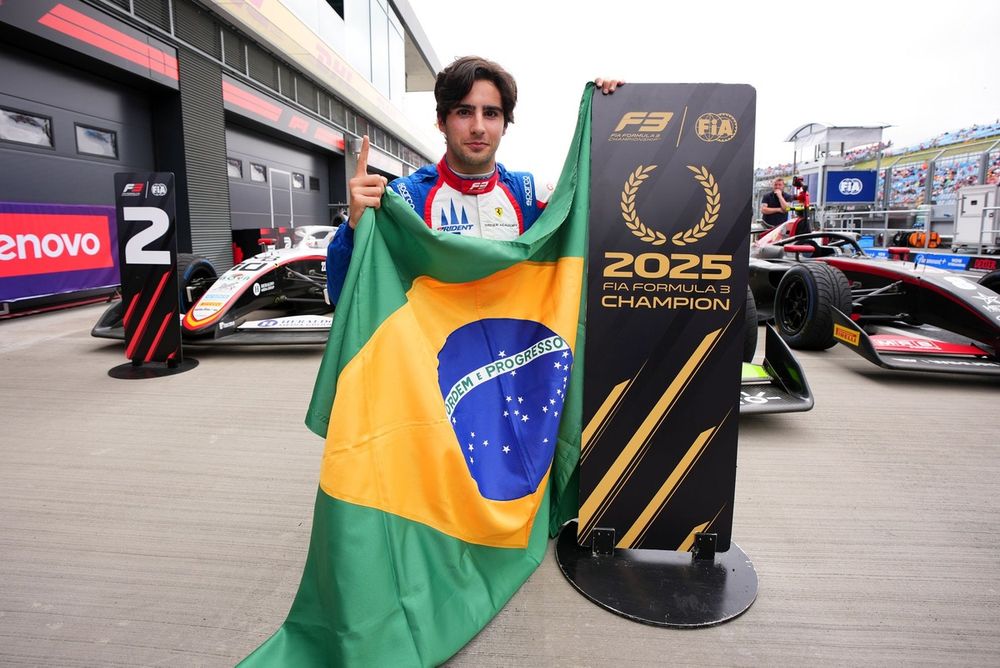 Campe&oacute;n de la F3 2025 y ganador de la carrera, Rafael Camara, Trident