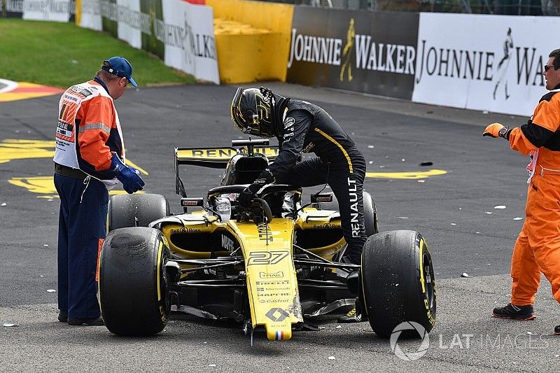 Choque de Nico Hulkenberg, Renault Sport F1 Team R.S. 18 crashed al inicio