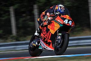 Moto2 Brno: Oliveira verslaat Marini, crash Bendsneyder