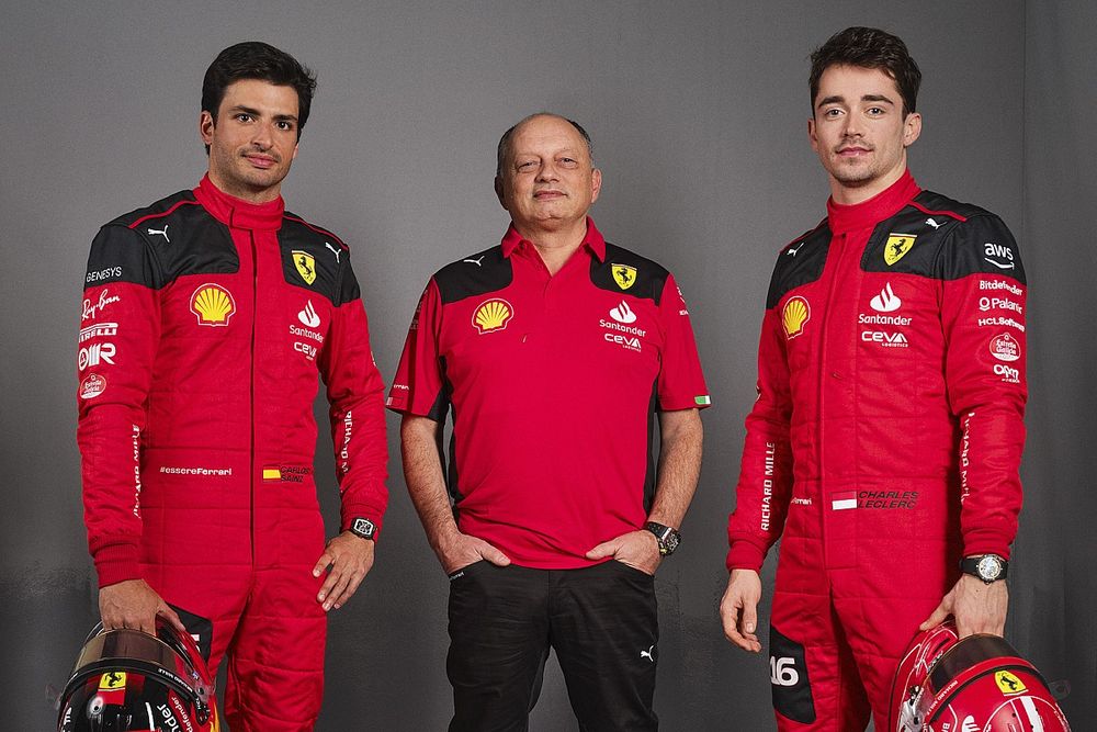 Carlos Sainz, Ferrari, Frederic Vasseur, Team Principal Ferrari, 
Charles Leclerc, Ferrari