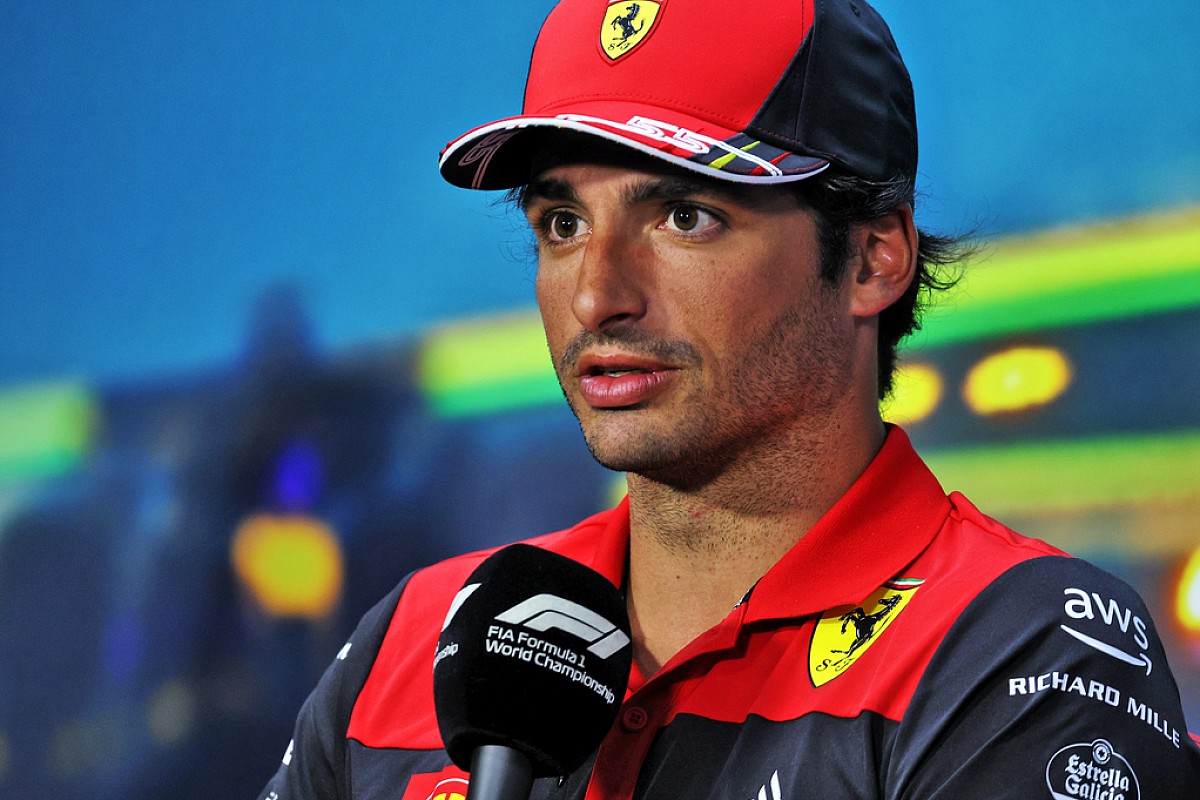 f1-sainz-punido-e-perde-posi-es-no-grid-do-gp-de-s-o-paulo