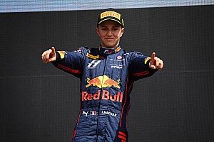 F3 Britanya: Hadjar sprint yarışını harika performansıyla kazandı