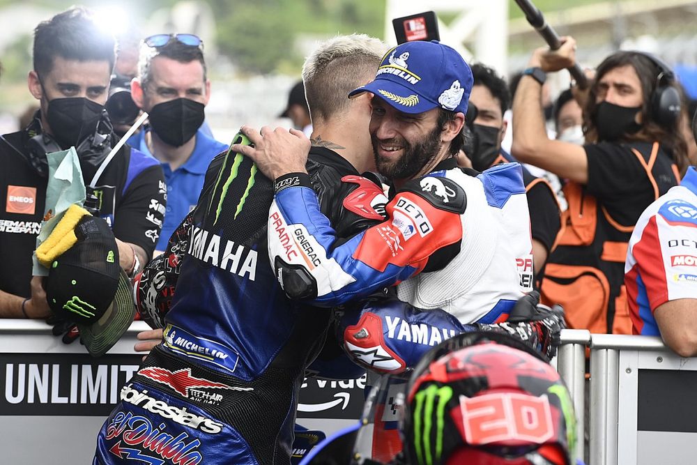 Pole de Fabio Quartararo, Yamaha Factory Racing, con Johann Zarco