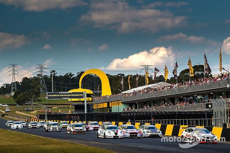 Supercars and TCR in support slot discussions