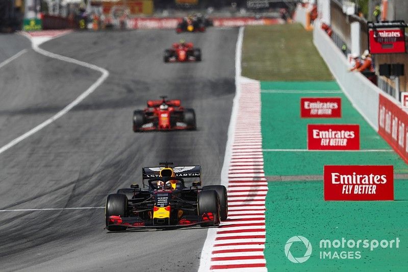 Max Verstappen, Red Bull Racing RB15, leads Sebastian Vettel, Ferrari SF90