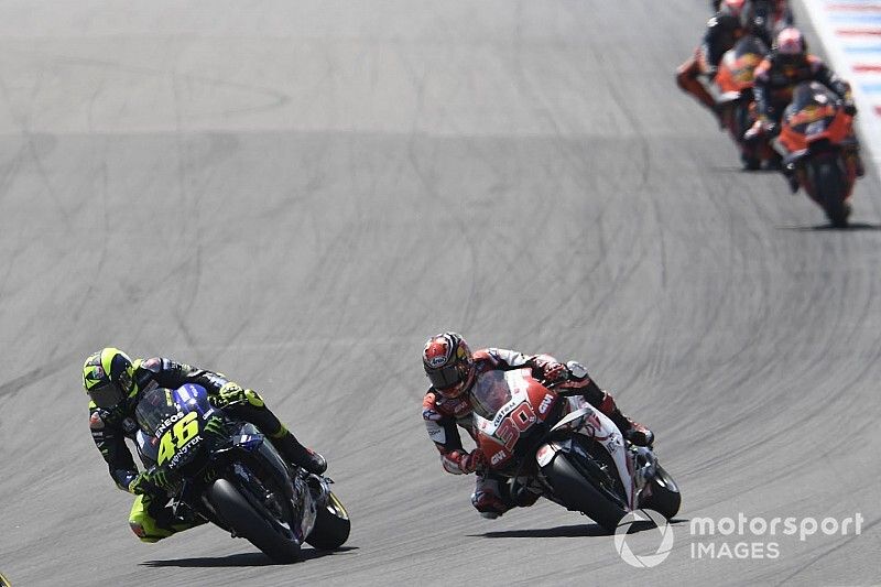 La lesión de Nakagami se produjo tras un choque con Rossi en Assen
