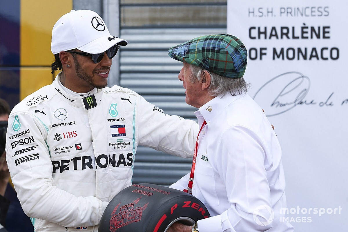 Stewart rebate Hamilton, afirma estar "desapontado" com crítica e cita dominação da Mercedes
