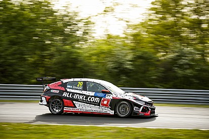 Hungary WTCR: Girolami holds off Muller to win