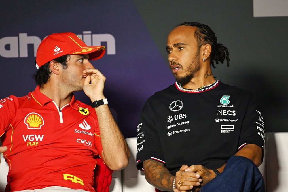 Carlos Sainz, Scuderia Ferrari, Lewis Hamilton, Mercedes-AMG 
