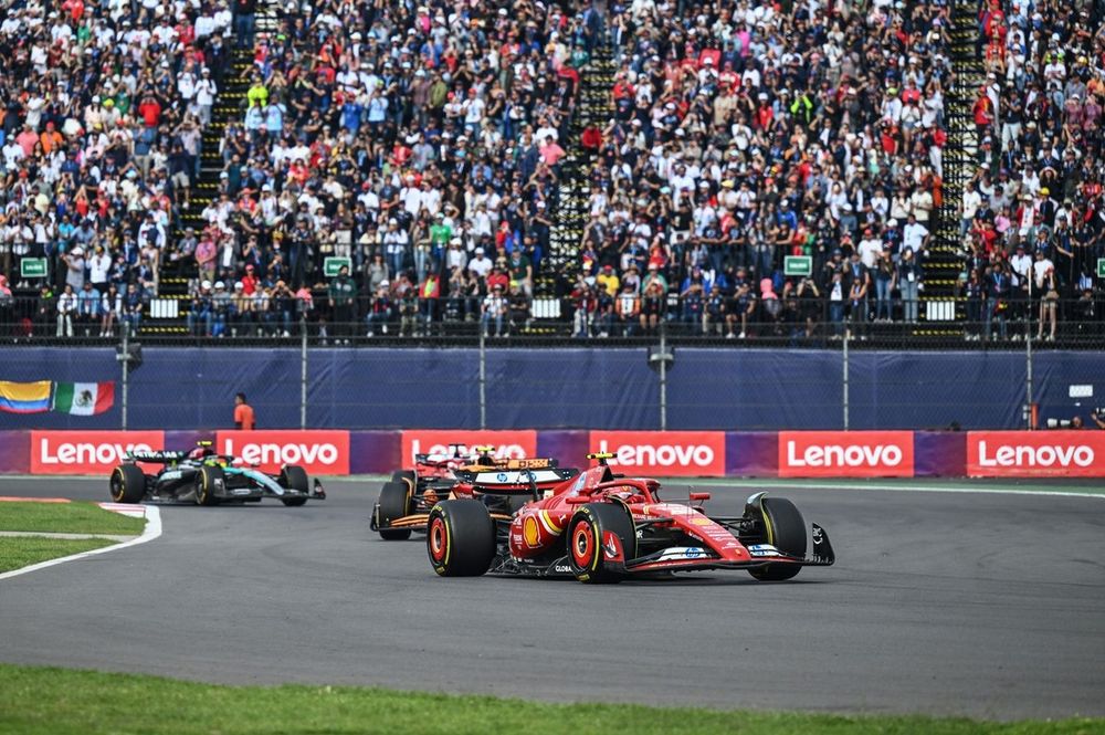 Carlos Sainz, Ferrari SF-24, Lando Norris, McLaren MCL38, Charles Leclerc, Ferrari SF-24