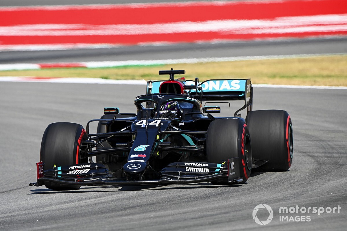 F1: Hamilton centra la 100esima pole dell'era ibrida