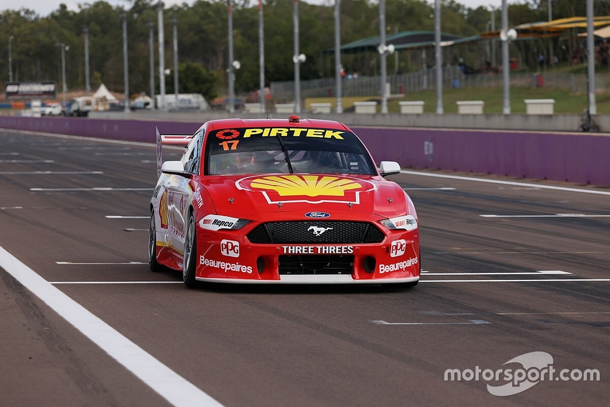 Darwin Supercars: McLaughlin storms to Saturday pole