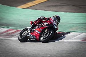 Rea y Redding se mantienen al frente en el test de SBK