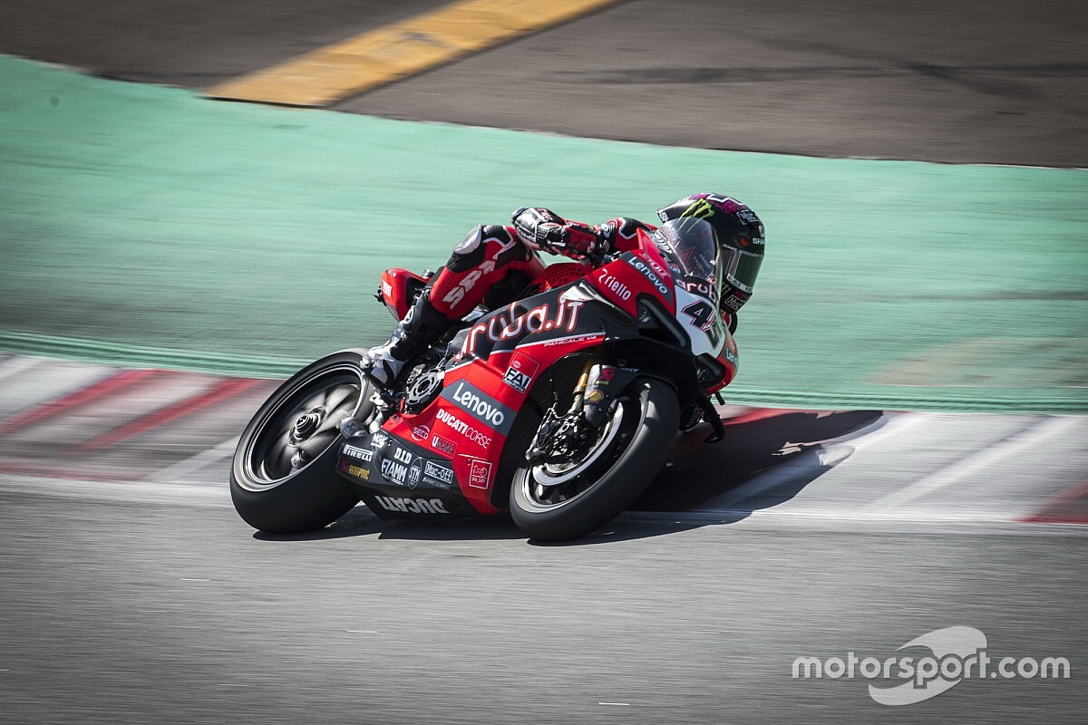 Rea y Redding se mantienen al frente en el test de SBK