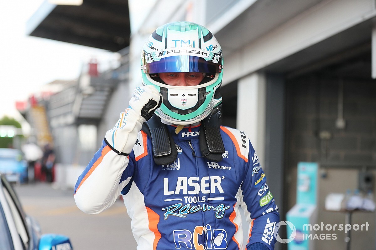 Donington Park BTCC: Sutton scores maiden Infiniti win in Race 3