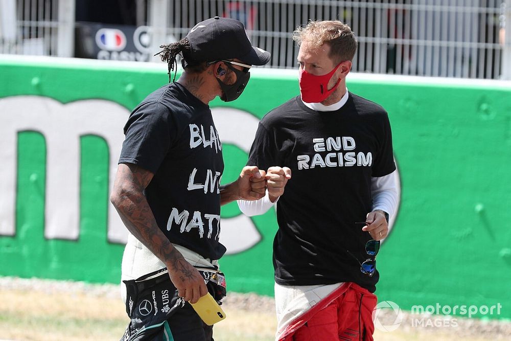 Hamilton supporta Vettel: "Visto come lavora, ha tanto carattere"