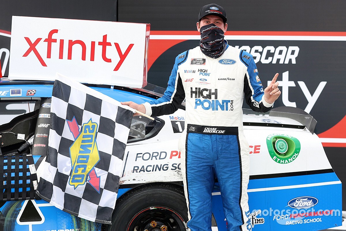 Após drama familiar, Briscoe conquista vitória emocionante sobre Kyle Busch e vai às lágrimas