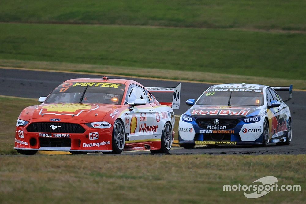 Scott McLaughlin, DJR Team Penske Ford, Shane van Gisbergen, Triple Eight Race Engineering Holden