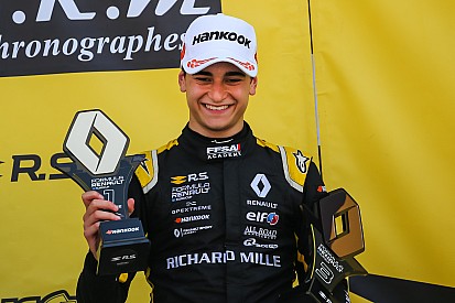 Caio Collet inicia testes de pré-temporada da F-Renault Eurocup