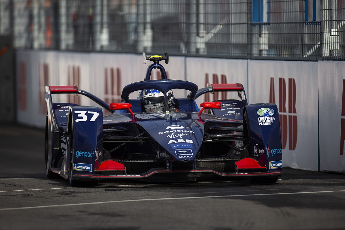 Formula E: Cassidy a pole-ban a New York-i, piros zászlóval tarkított időmérőn