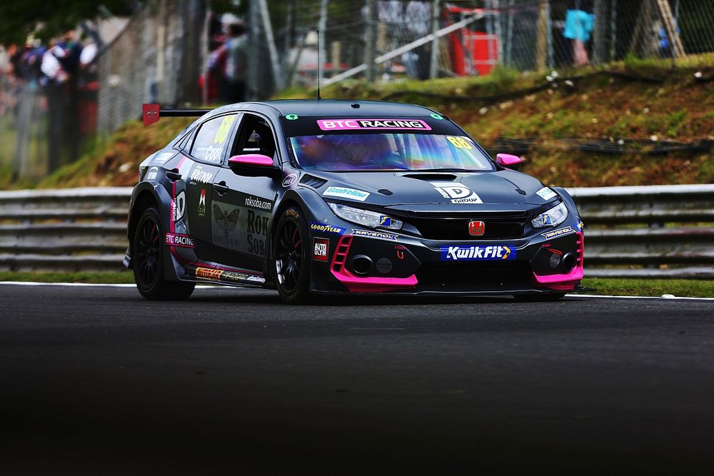 Brands Hatch BTCC: Cook defeats Proctor as Sutton extends lead
