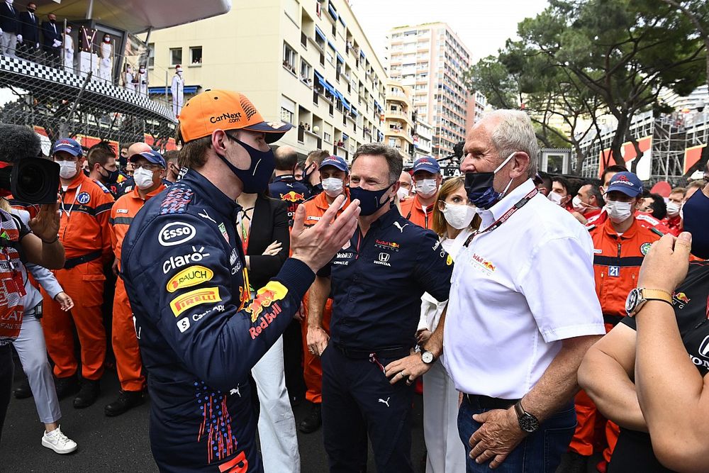 Max Verstappen, Red Bull Racing, 1st position, Christian Horner, Team Principal, Red Bull Racing, and Helmut Marko, Consultant, Red Bull Racing, celebrate