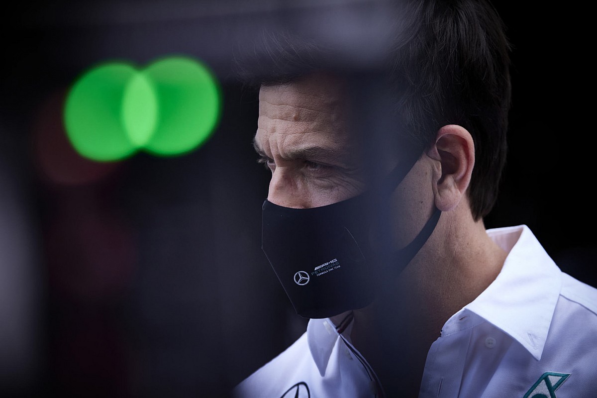 Horner duro: "Wolff non ha conflitti d'interesse solo con me"
