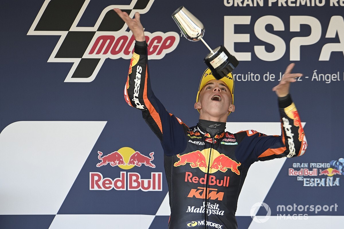 Pesona Acosta Bikin Lorenzo Tercengang