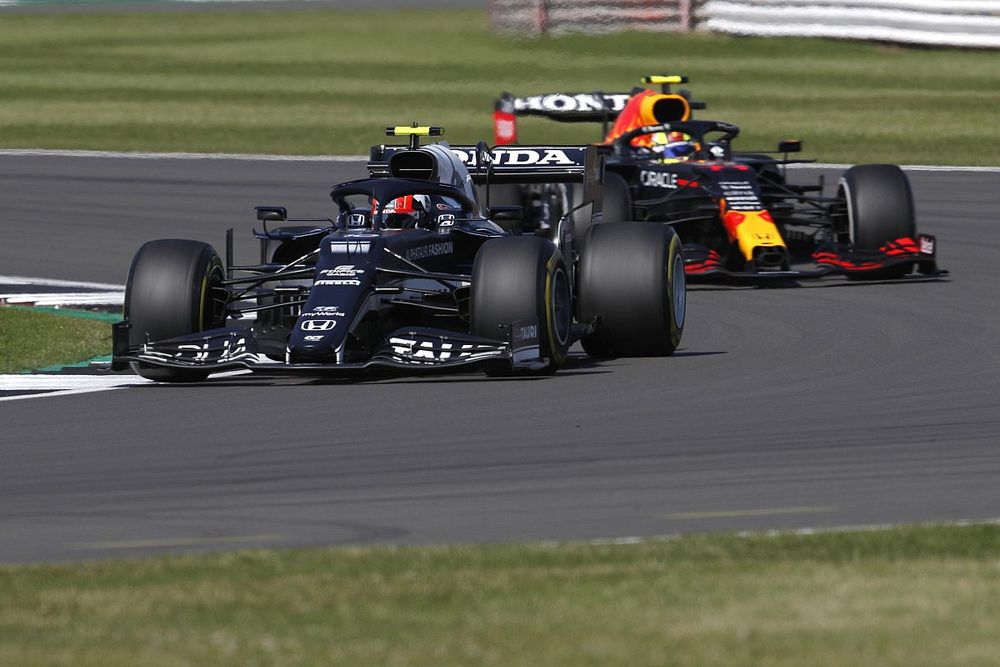 Pierre Gasly, AlphaTauri AT02, Sergio Pérez, Red Bull Racing RB16B