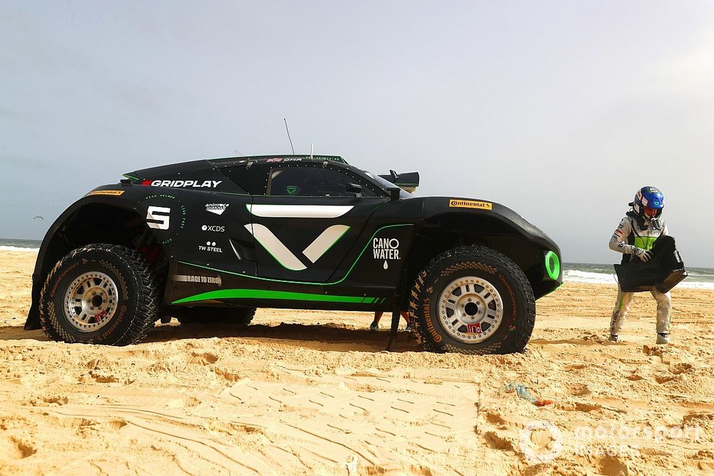 Chadwick to miss Arctic Extreme E as Gilmour gets Veloce drive