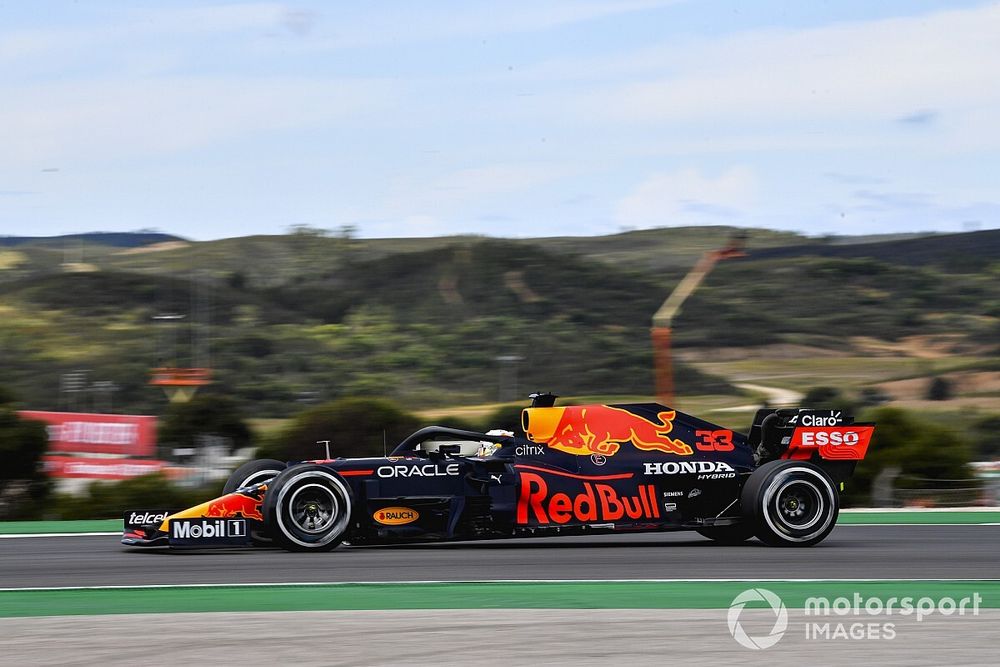 F1: Verstappen lamenta pista "muito escorregadia" em Portimão