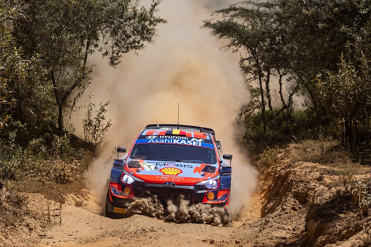 ES5 à 7 - Neuville s'extirpe de l'hécatombe