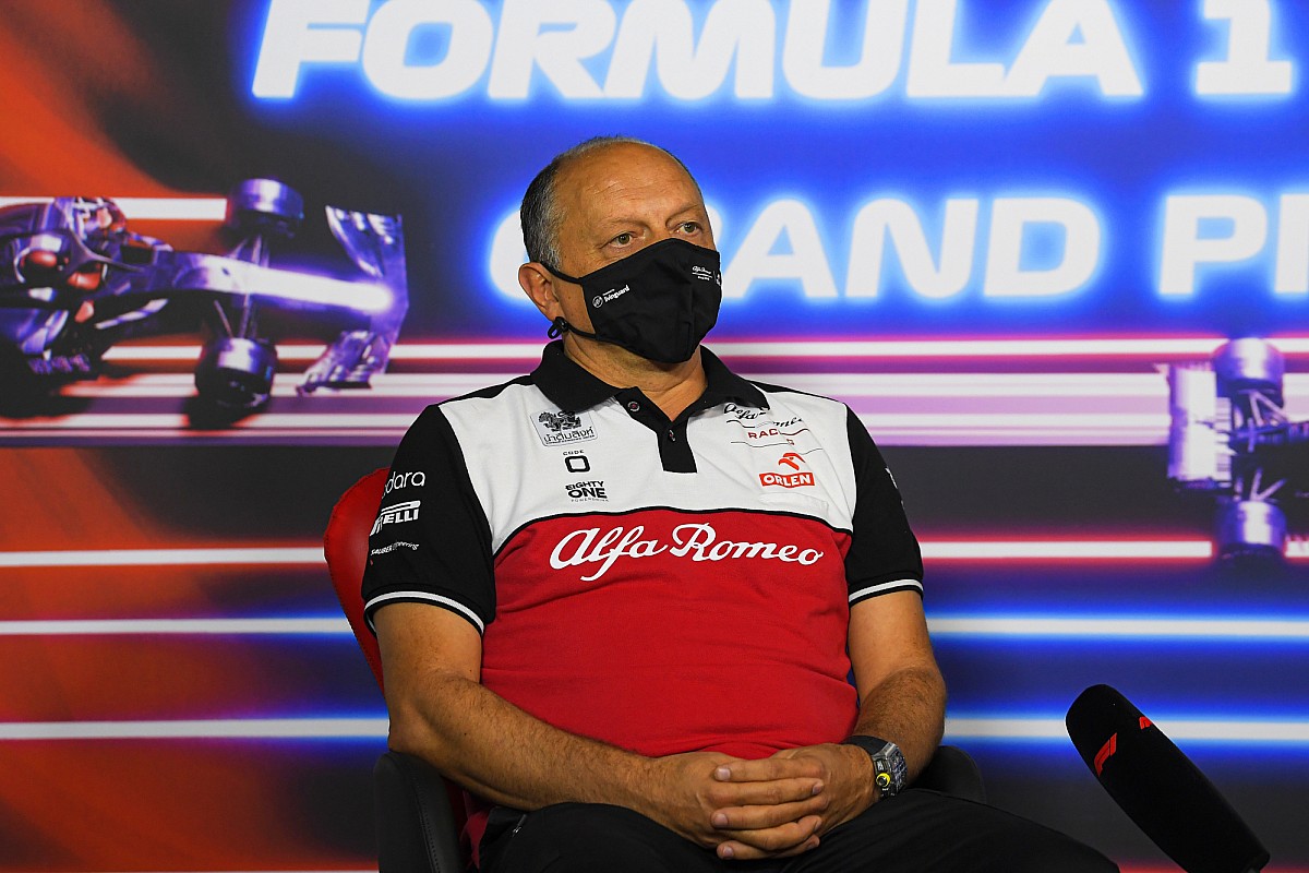 Alfa Romeo pilot kararını geciktirecek