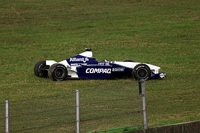 Amikor Jos Verstappen kiütötte az élről Montoyát, lekörözöttként... (videó)