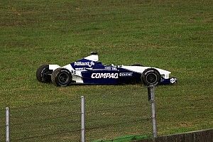 Amikor Jos Verstappen kiütötte az élről Montoyát, lekörözöttként... (videó)