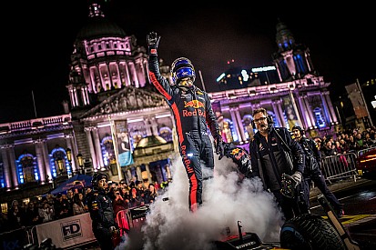 Фото и видео: вечерние заезды Red Bull в Белфасте