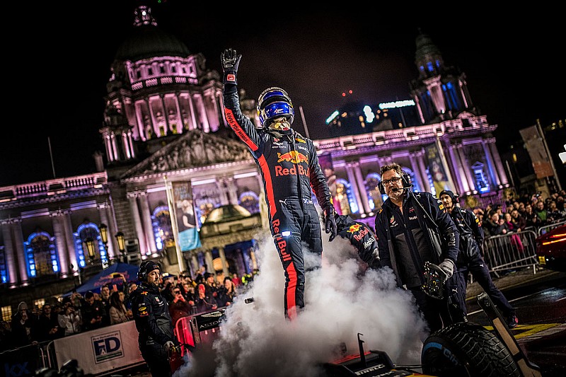 Фото и видео: вечерние заезды Red Bull в Белфасте