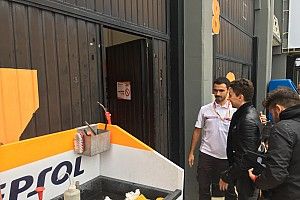 Lorenzo menginjakan kaki di garasi Honda